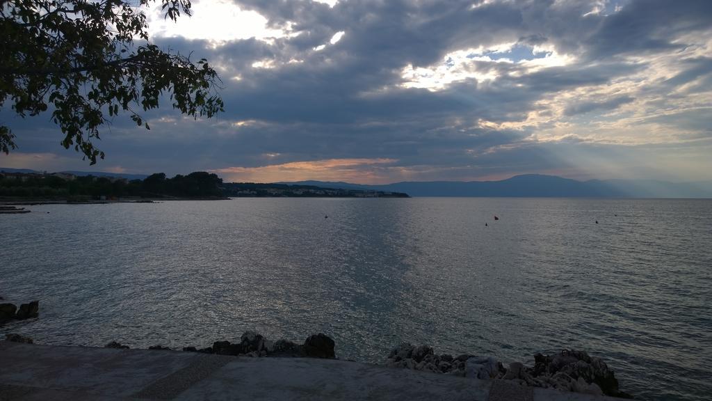 Holiday Home Momcilovic Малинска Номер фото